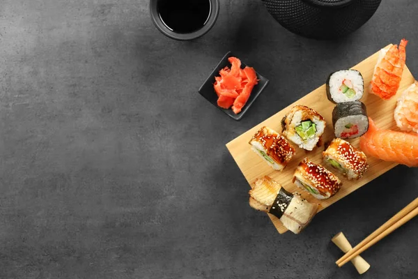 Lezzetli sushi seti — Stok fotoğraf