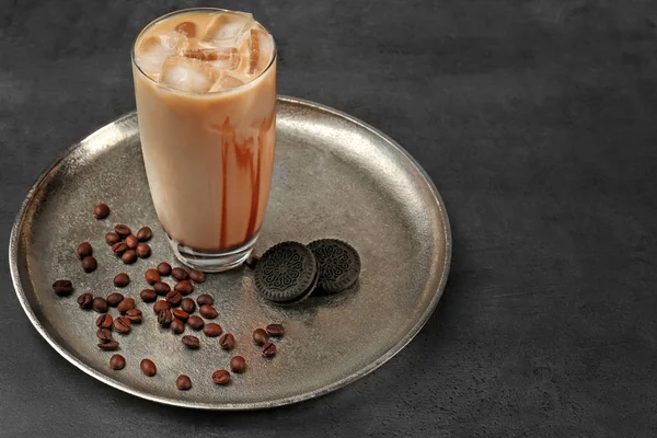 กาแฟเย็นกับคุ้กกี้ — ภาพถ่ายสต็อก