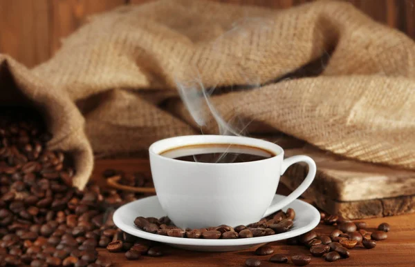 Tasse frischen Kaffee — Stockfoto
