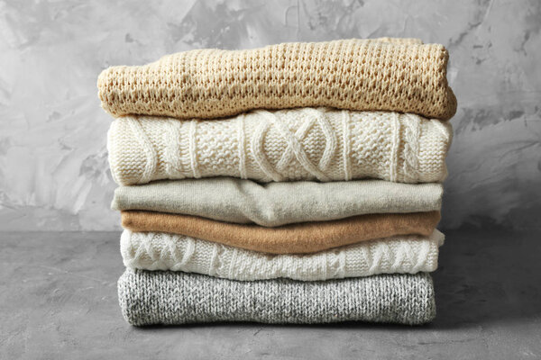 Пачка сложенной одежды
 