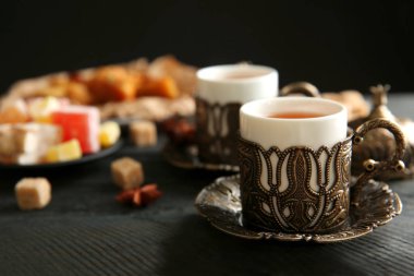 Vintage bardak taze çay
