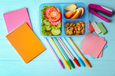 Yiyeceklerle beslenme çantası  