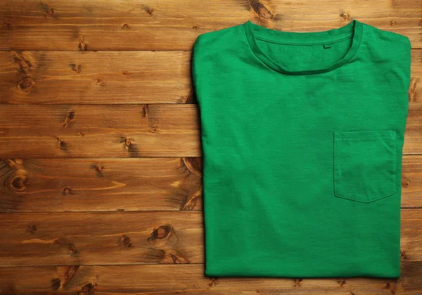 Boş yeşil t-shirt — Stok fotoğraf