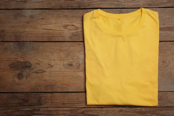 Boş sarı tişört — Stok fotoğraf