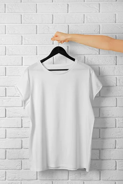 T-shirt branca em branco — Fotografia de Stock