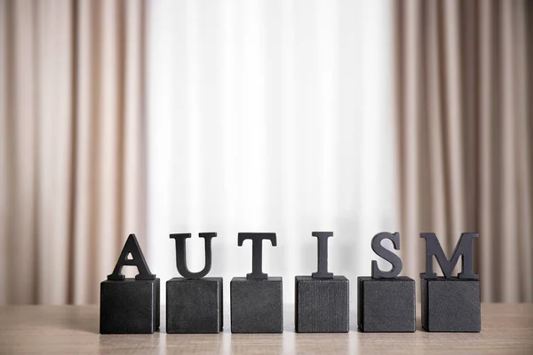 Conceito de autismo com cubos — Fotografia de Stock