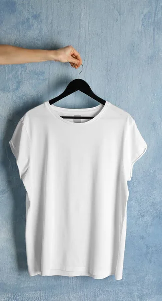 T-shirt branca em branco — Fotografia de Stock