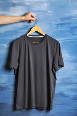 boş gri t-shirt