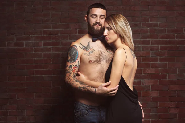 Divat tetovált pár — Stock Fotó