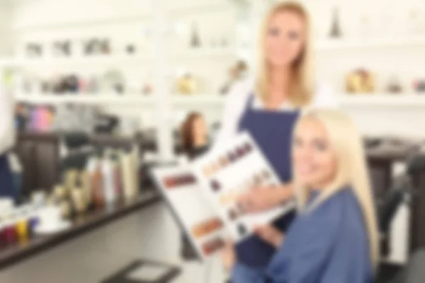 Peluquería borrosa fondo del salón . — Foto de Stock