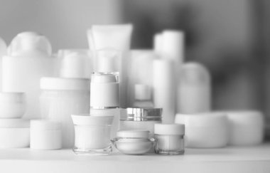 Kozmetik beyaz tablo kümesi