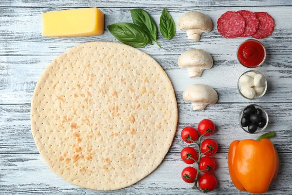 Raw pizza ingredients — Stock Photo, Image