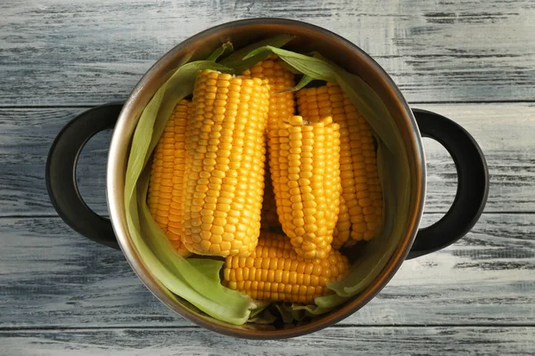 Lezzetli haşlanmış corncobs — Stok fotoğraf