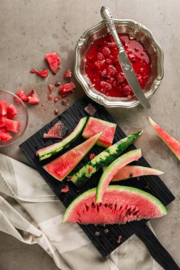 taze dilimlenmiş karpuz