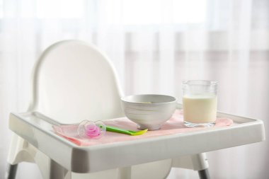 Mama sandalyesi ile sağlıklı bebek maması