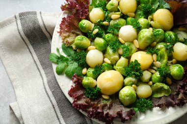 Brüksel lahanası salatası
