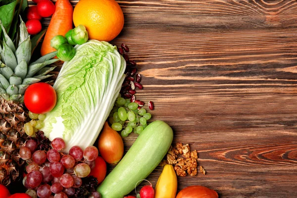 Склад фруктів і овочів — стокове фото