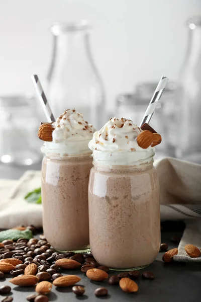 Välsmakande milkshake cocktails — Stockfoto