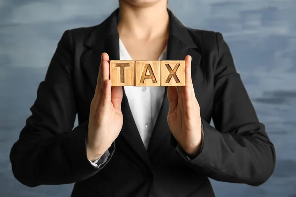 Blocchi con parola TAX — Foto Stock