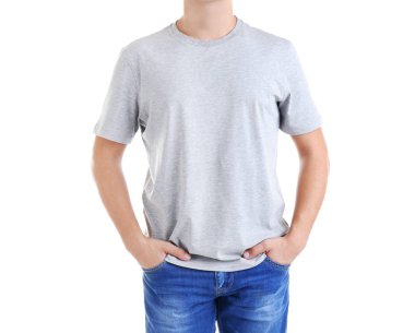 genç adam boş gri t-shirt
