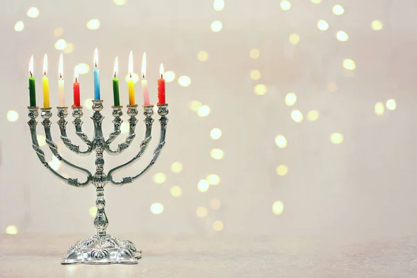 Menorah med ljus för Hanukkah — Stockfoto