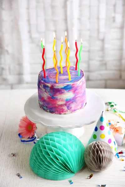 bayram pastası mumlar ile 