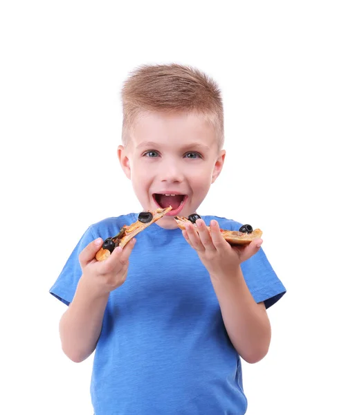 Süßer Junge isst Pizza — Stockfoto