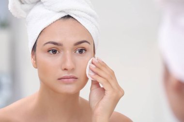 Kız temizlik yüzü