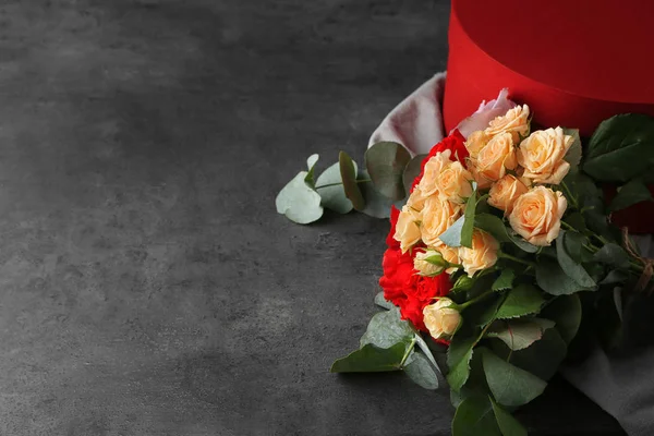 Όμορφα τριαντάφυλλα σε μπουκέτο — Φωτογραφία Αρχείου