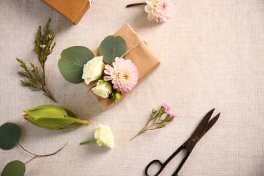 El işi hediye kutusu 