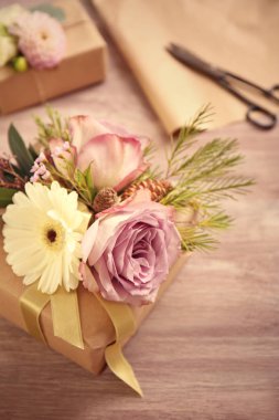 El işi hediye kutusu 