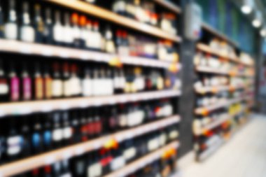 alkol şişeleri süpermarket