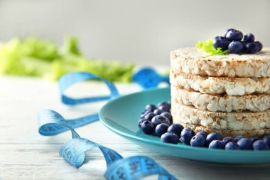 Yuvarlak pirinç gevrek ekmek