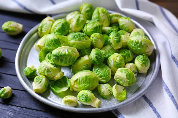 Piatto con cavoletti di Bruxelles — Foto Stock