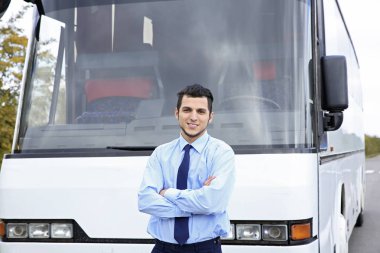 Önünde otobüs sürücüsü