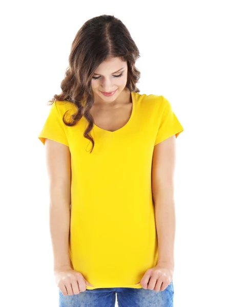 Женщина в пустой желтой футболке — стоковое фото