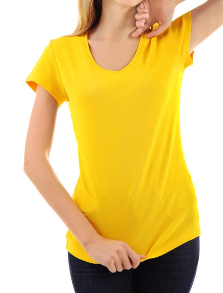 Женщина в чистой футболке — стоковое фото