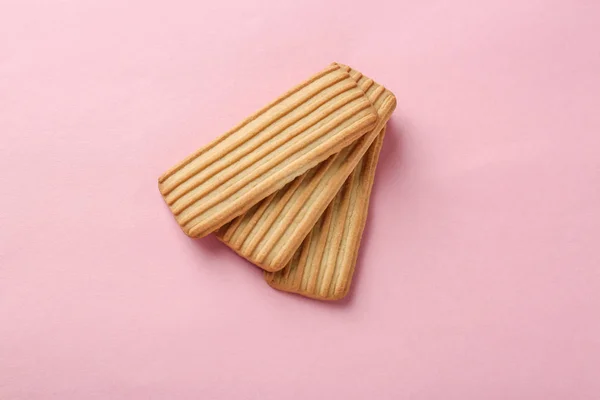 Дитяче печиво на рожевому — стокове фото