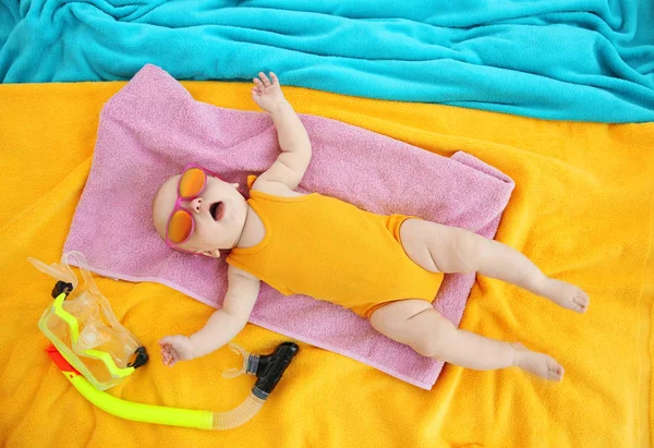 Cute baby with snorkeling mask — Stock Photo, Image