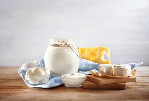 Produtos lácteos frescos — Fotografia de Stock