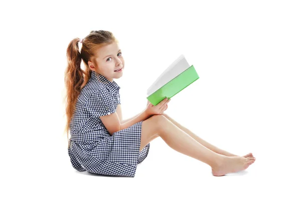 Bonito livro de leitura menina — Fotografia de Stock