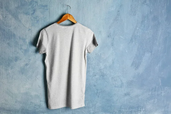 Prázdné barevné tričko — Stock fotografie
