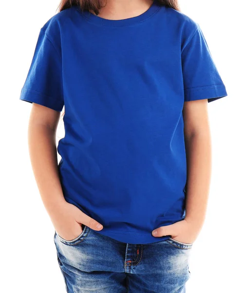 Kleines Mädchen in blauem T-Shirt — Stockfoto