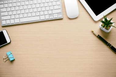 Office Araçları yığını