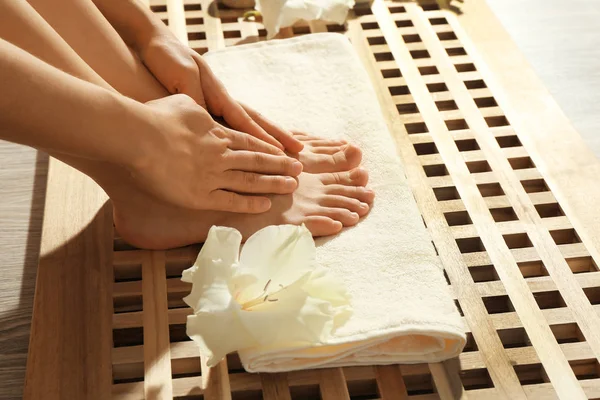 Foot massage in spa\ — стоковое фото