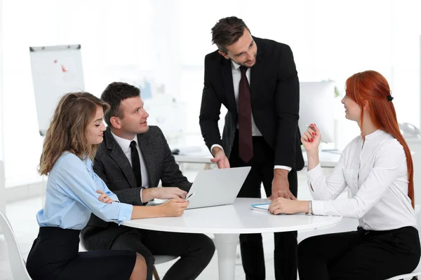 Gente Negocios Oficina Moderna — Foto de Stock