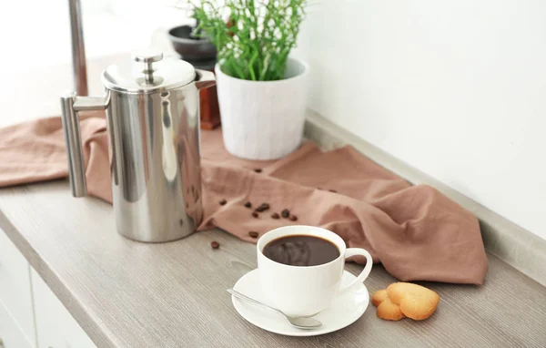 Чашка кофе с печеньем — стоковое фото