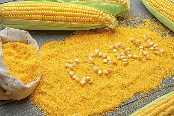 Ordet majs gjort av korn — Stockfoto