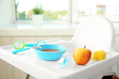 Mama sandalyesi ile sağlıklı bebek maması