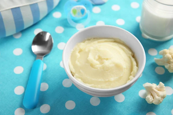 Cuenco con comida saludable para bebés — Foto de Stock